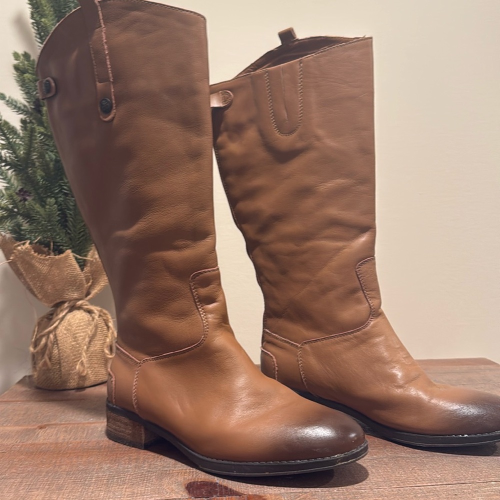 Sam Edelman Riding Boots, tan, zip up. Slightly worn. Great shape Size 4 girls
